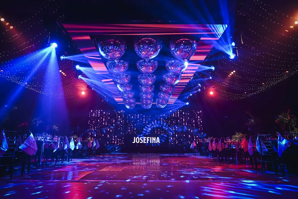 Celebración de una fiesta de 15 en Puro Pilar